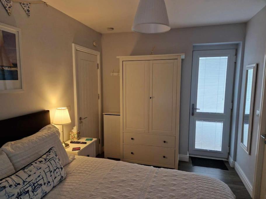 Room On Heath Park カーディフ エクステリア 写真