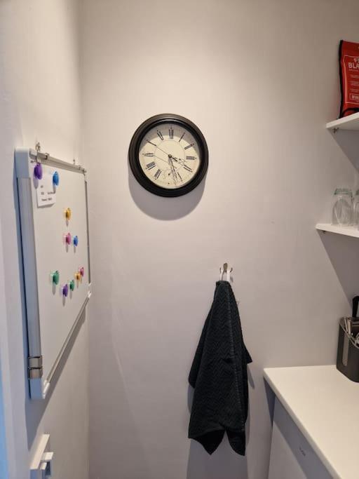 Room On Heath Park カーディフ エクステリア 写真