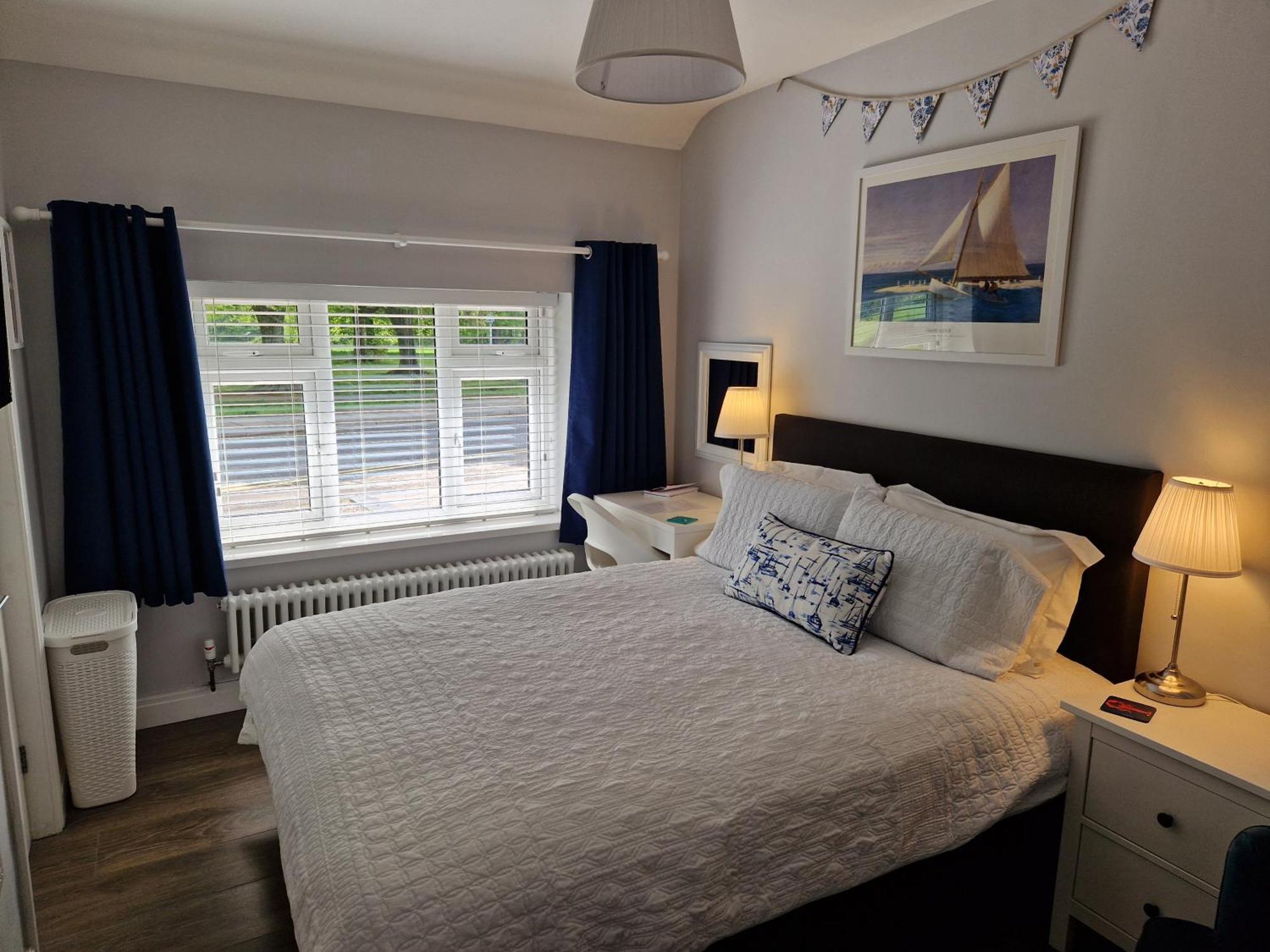 Room On Heath Park カーディフ エクステリア 写真