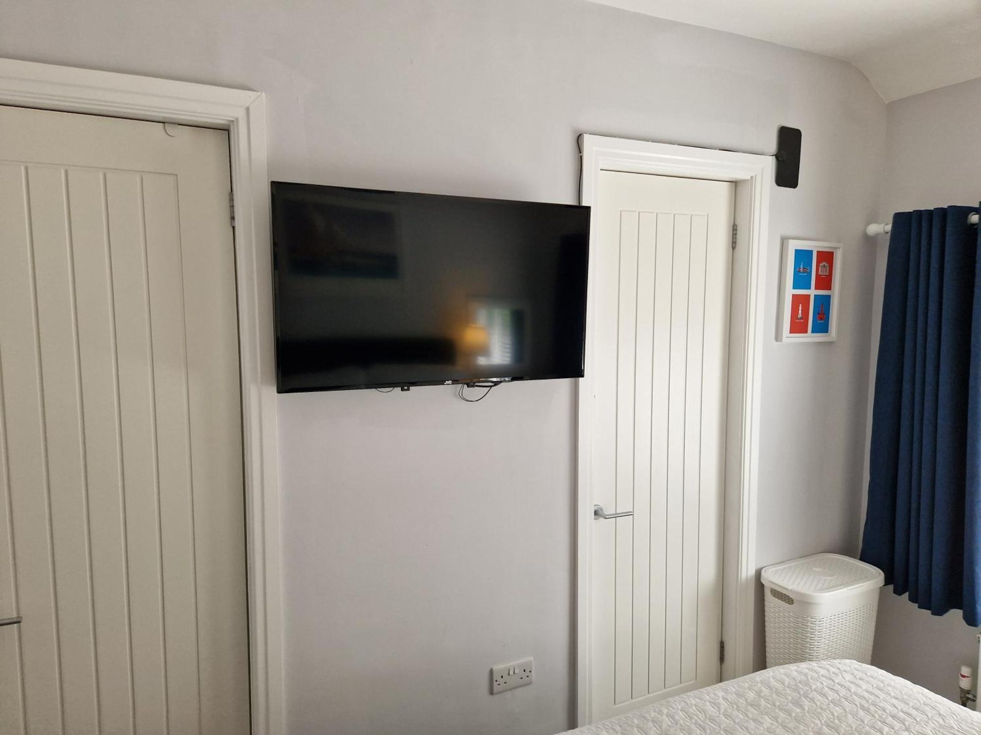 Room On Heath Park カーディフ エクステリア 写真